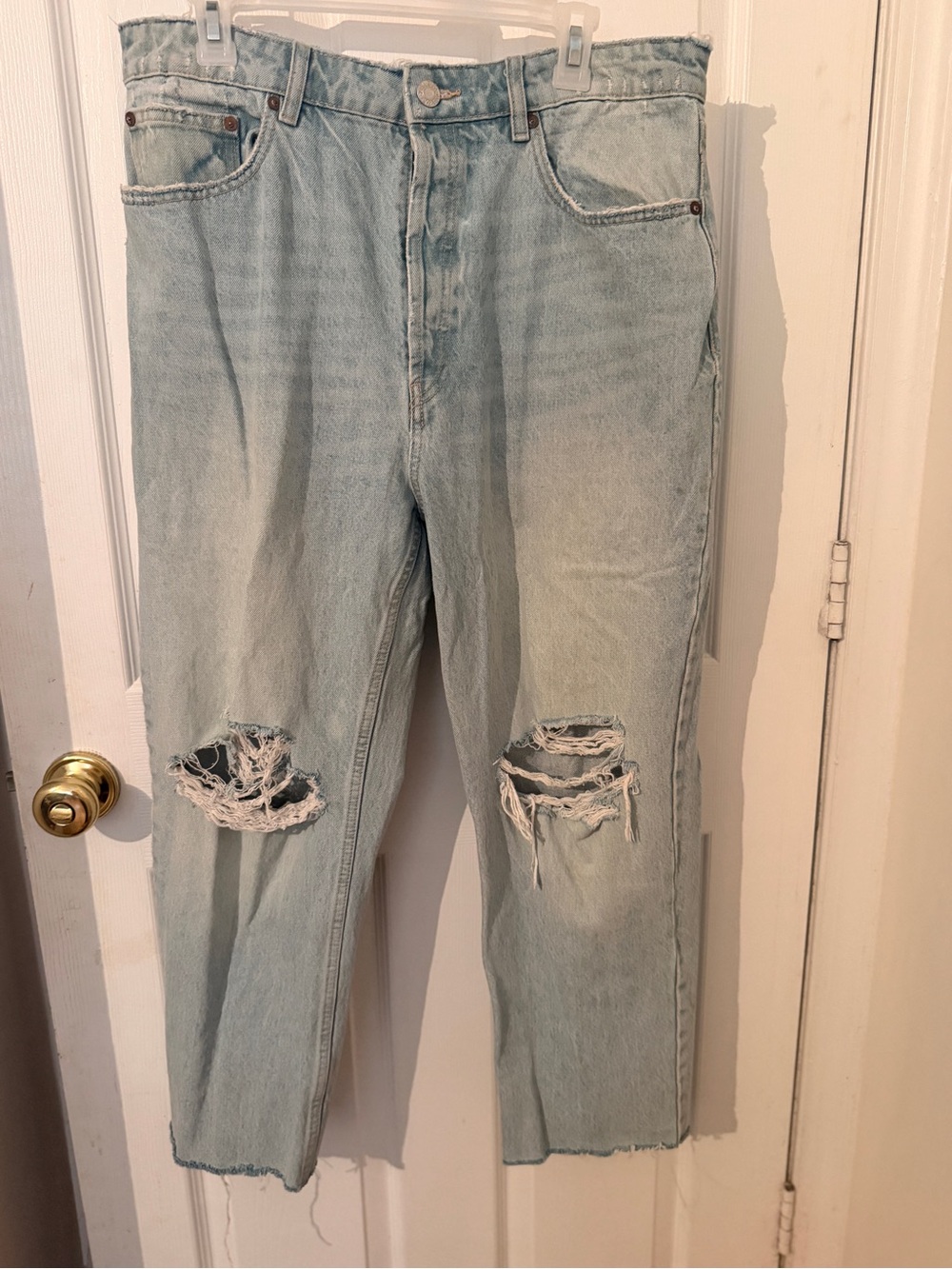Light Wash Distressed Women's ZARA Jeans